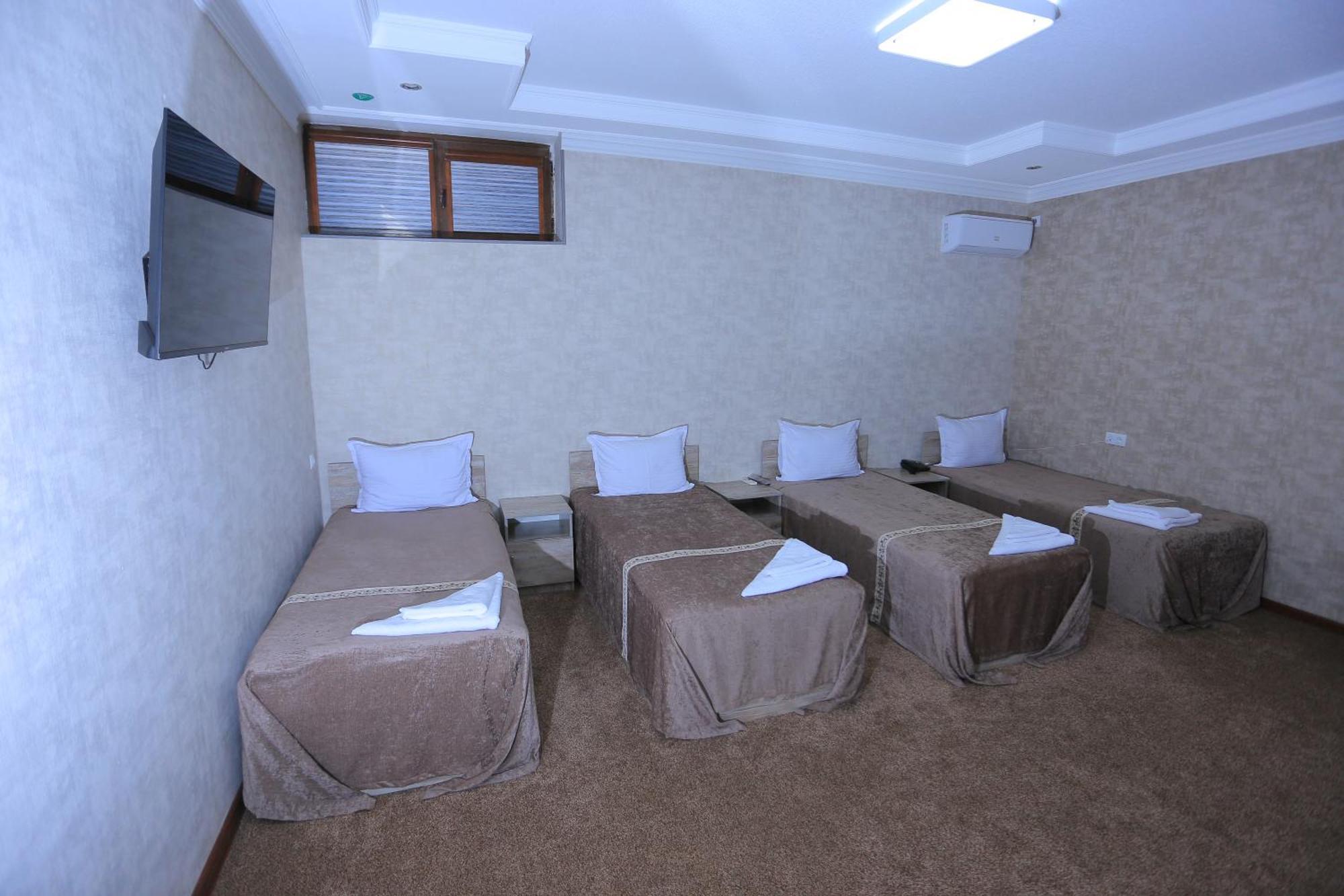 Hayot Plaza Hotel Yunusobod Buitenkant foto