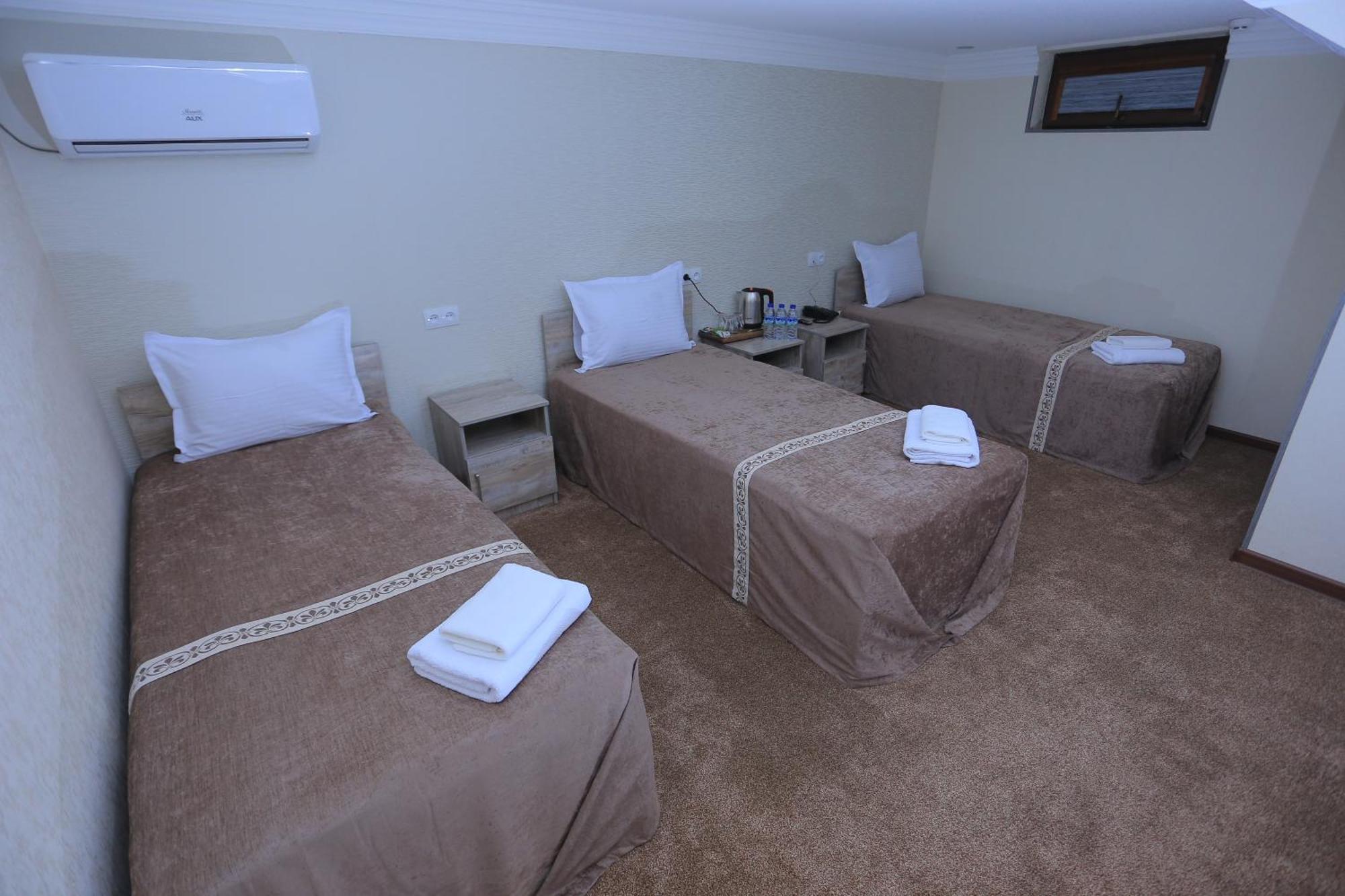Hayot Plaza Hotel Yunusobod Buitenkant foto