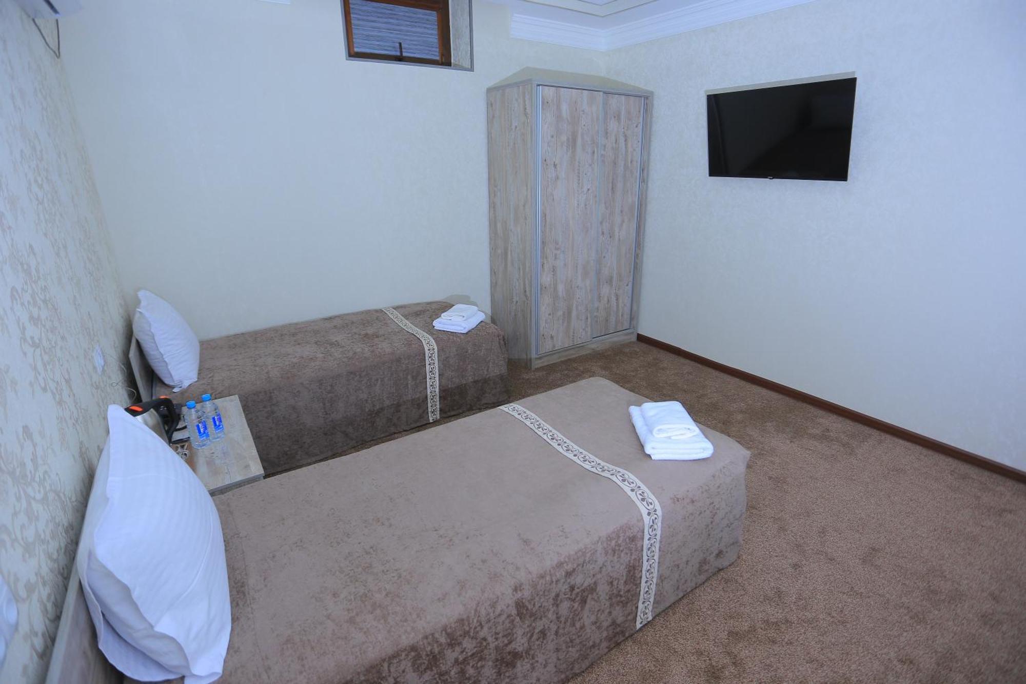 Hayot Plaza Hotel Yunusobod Buitenkant foto