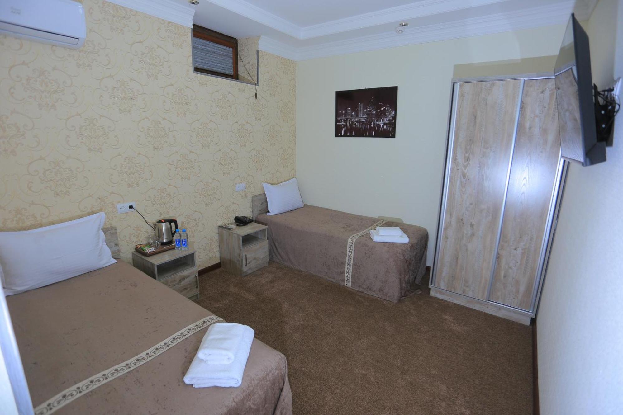Hayot Plaza Hotel Yunusobod Buitenkant foto